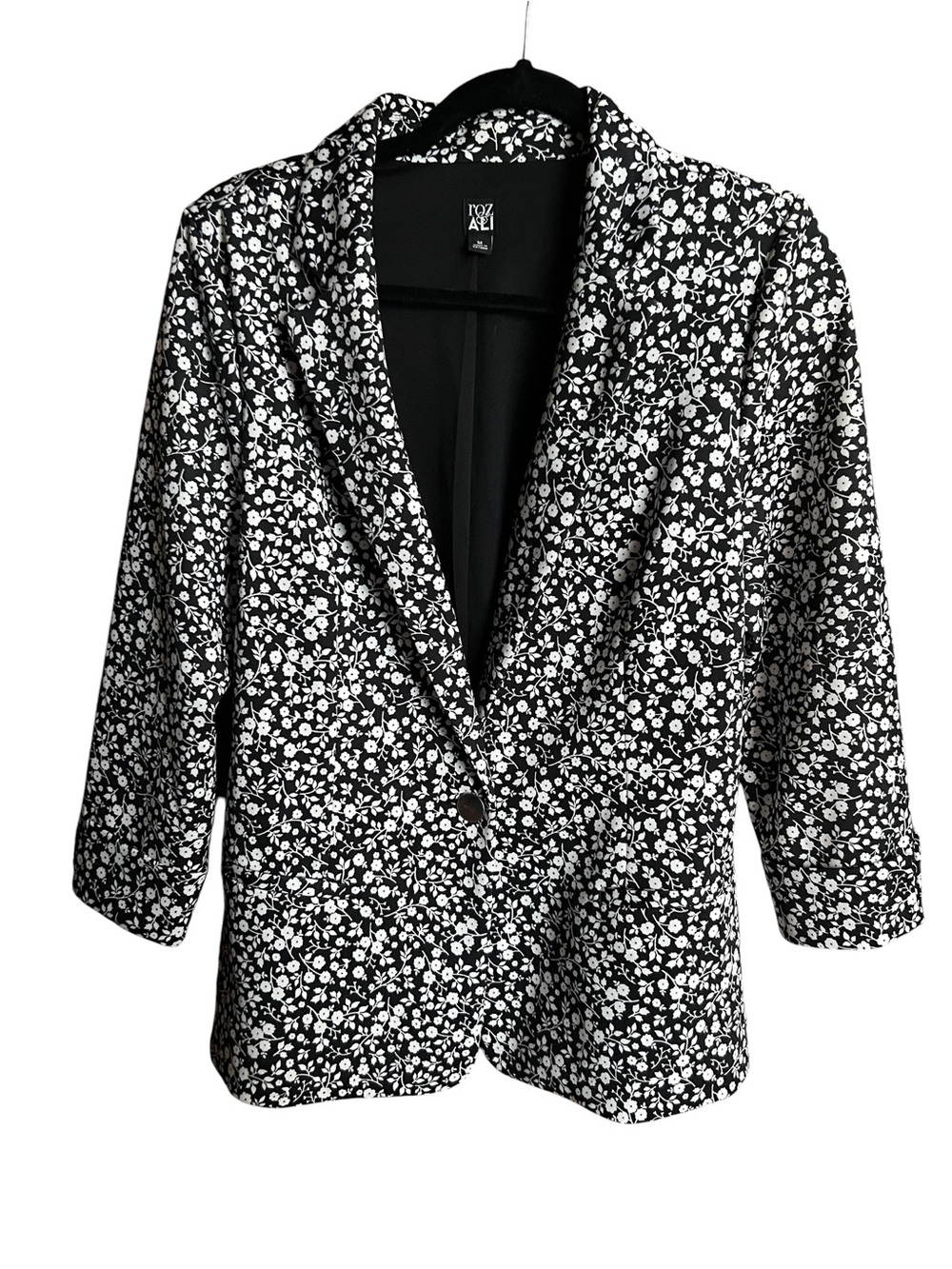 Roz & Ali Women’s Floral Printed Blazer  Black & White Size Medium